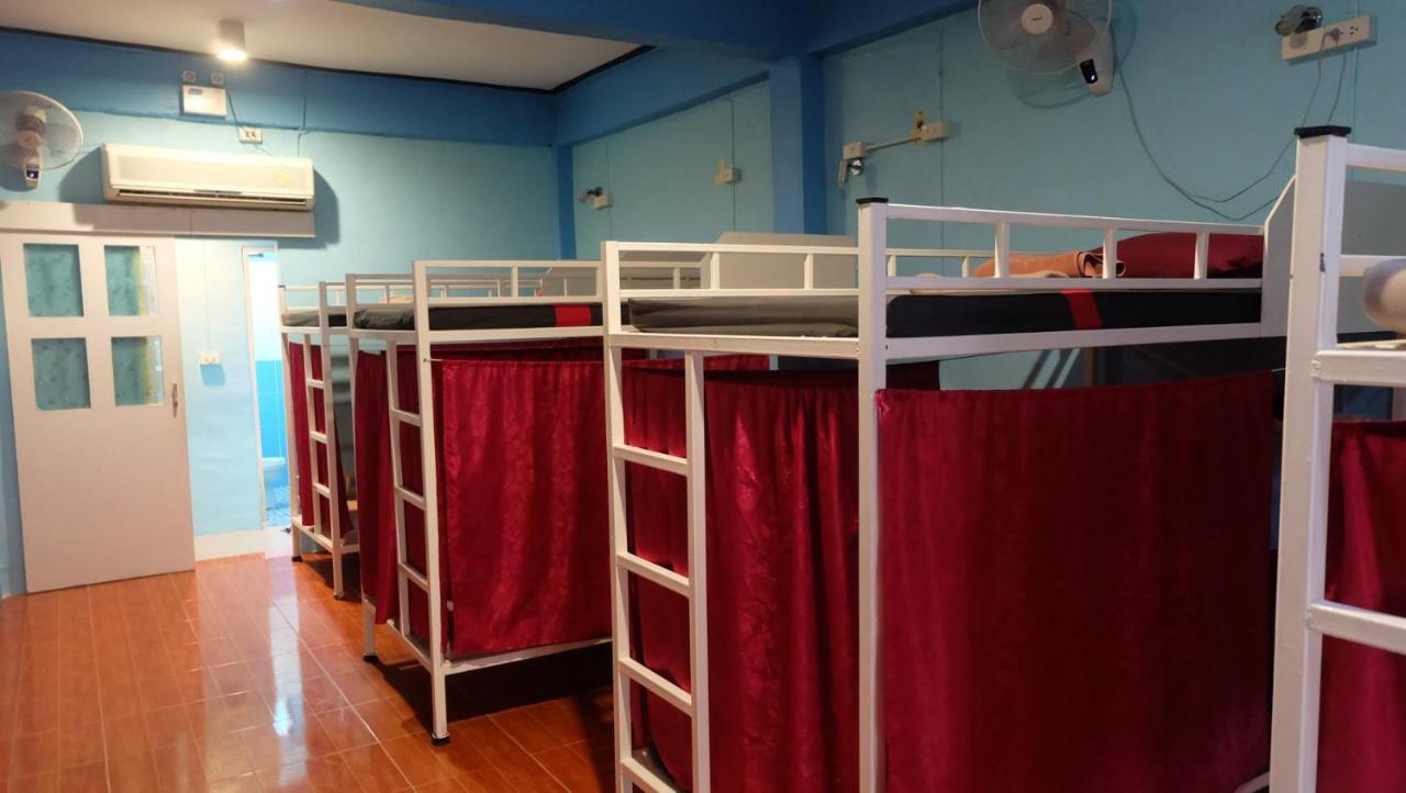 Rehab Hostel Фи Фи Айлънд Екстериор снимка