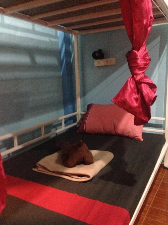 Rehab Hostel Фи Фи Айлънд Екстериор снимка