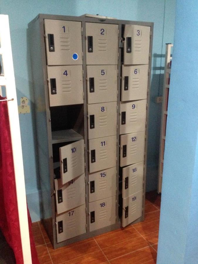 Rehab Hostel Фи Фи Айлънд Екстериор снимка