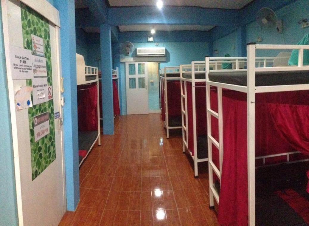Rehab Hostel Фи Фи Айлънд Екстериор снимка